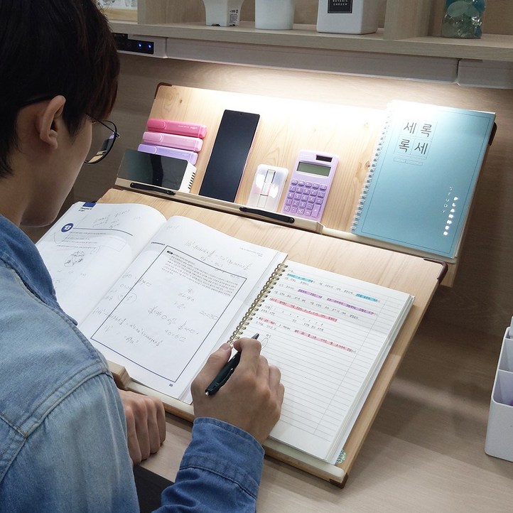 위즈독서대 에이블60 필기용 2단독서대 슬라이드레일 원목 책받침대 각도조절형 책거치대 위즈독서대 에이블60 필기용 2단독서대 슬라이드레일 원목 책받침대 각도조절형 책거치대