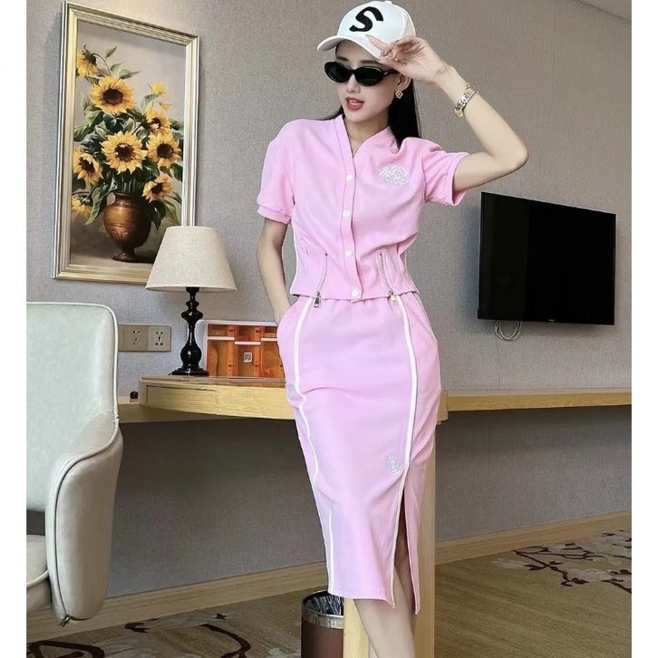 베루라 배색라인스커트 브이넥가디건세트 렐그리투피스 베루라 배색라인스커트 브이넥가디건세트 렐그리투피스