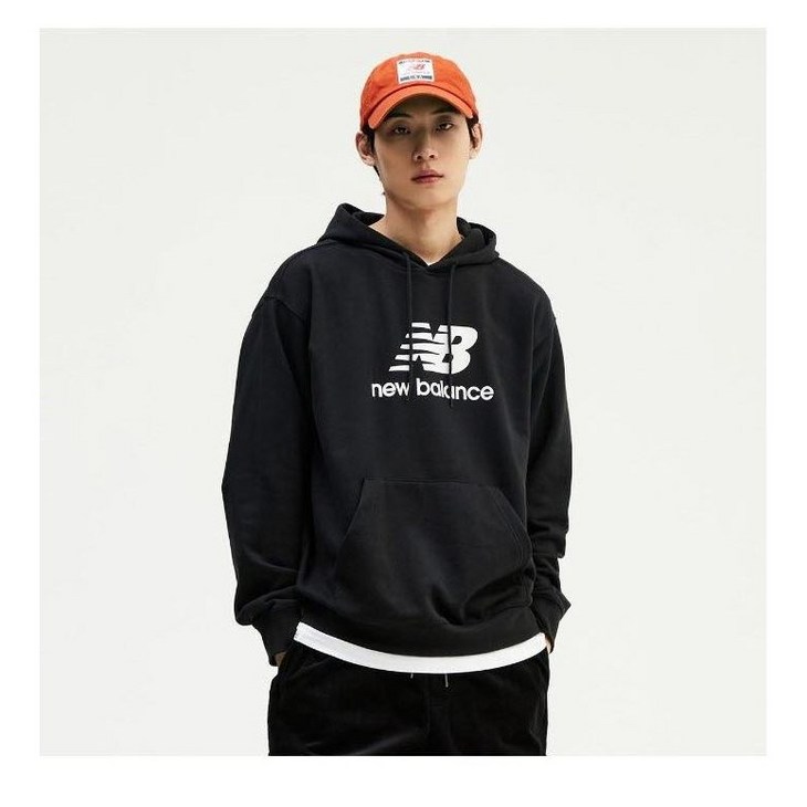뉴발란스 UNI 스택드 로고 후드티 SEMI OVER FIT NBN0E2S031 블랙