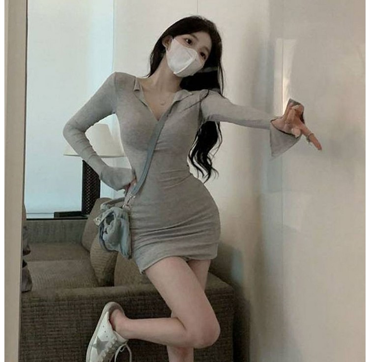 피어니스트 브이넥 슬림핏 미니 원피스 피어니스트 브이넥 슬림핏 미니 원피스