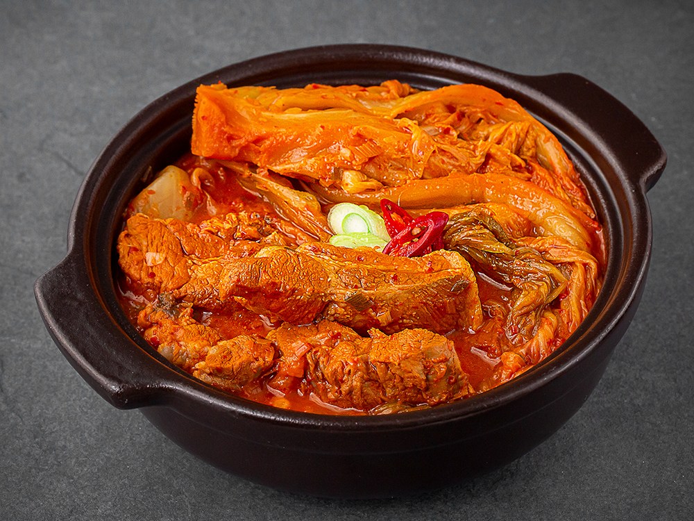 Nonghyup Guk Jal Ikhin Whole Napa Kimchi , 2.5 kg, 1 Pack (농협 한국 잘 익힌 포기김치, 2.5kg, 1개)